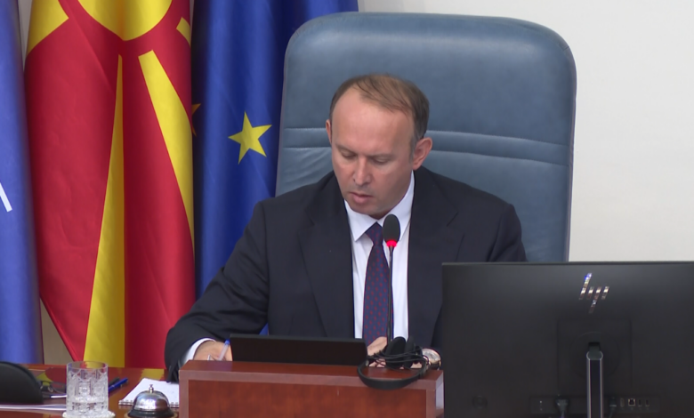 gashi-pres-sqarim-te-plote-dhe-transparent-nga-autoritetet-shqiptare