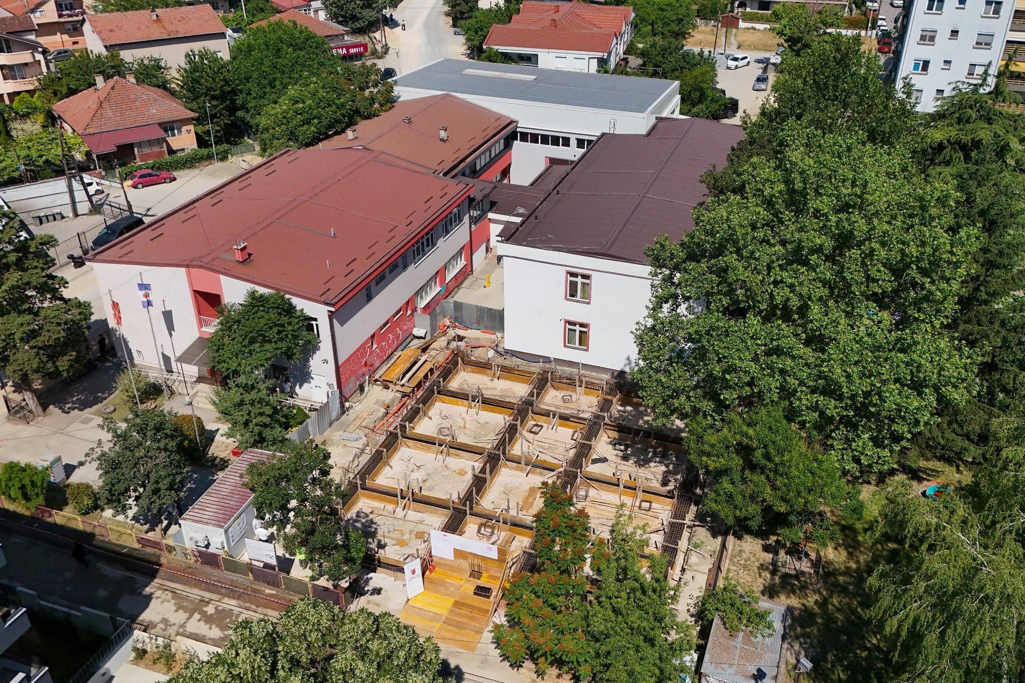 Mickoski paralajmëroi Qendër të re Klinike dhe pacientë të huaj në pronë private