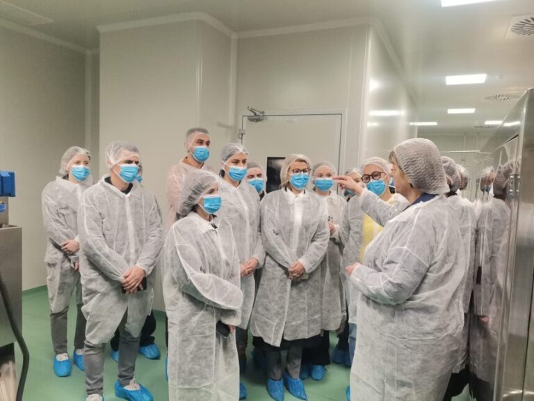 Studentët e Farmacisë nga Universiteti i Tetovës realizuan një vizitë studimore