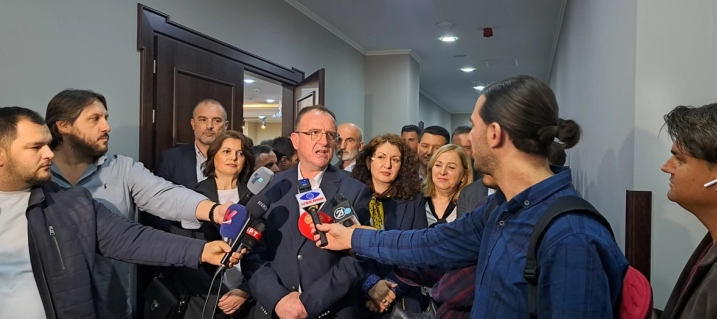 (video) ASH- krahu i Arben Taravarit caktoi kandidatët për deputetë në listat e përbashkëta me “VLEN”